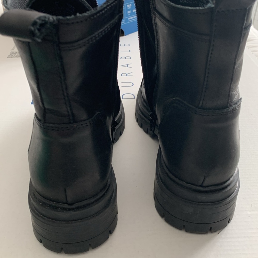 Chabers black size 7.5 leather upper lace-up combat boot with silver hardware - Picture 5 of 9